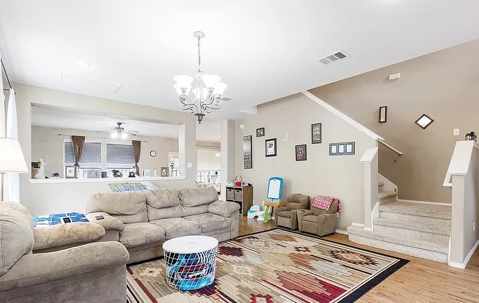 2426 Caroline Ct