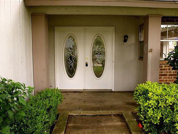 4th image of 2101 Glencrest Ln