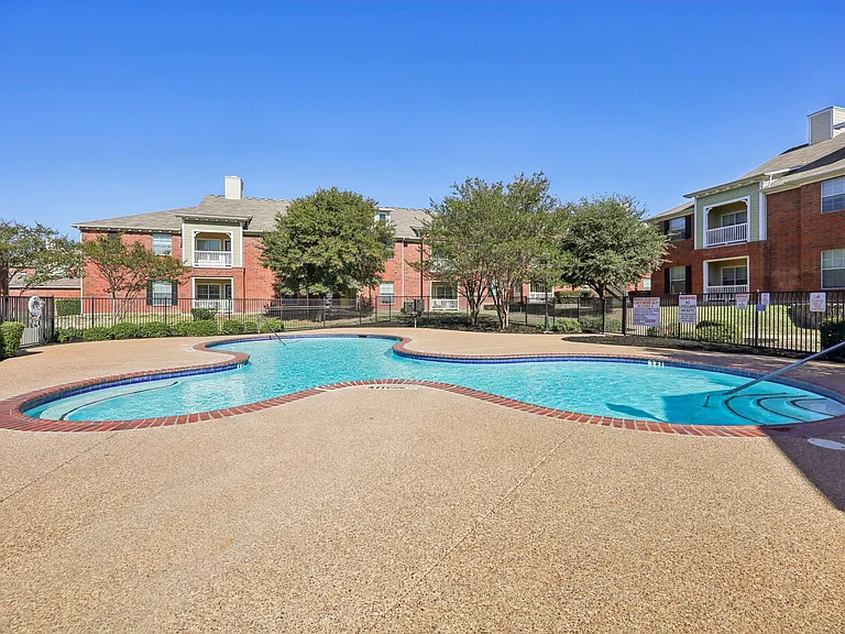 Residences at Sunset Pointe — Photo 24