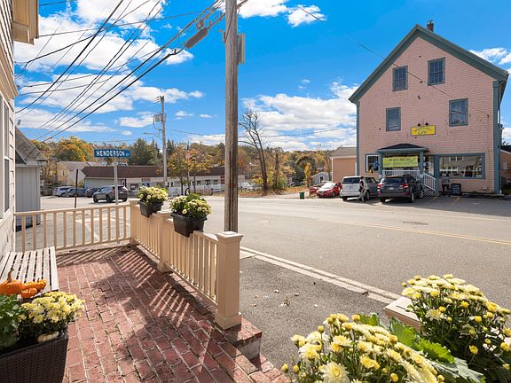 5th image of 20 Railroad Ave