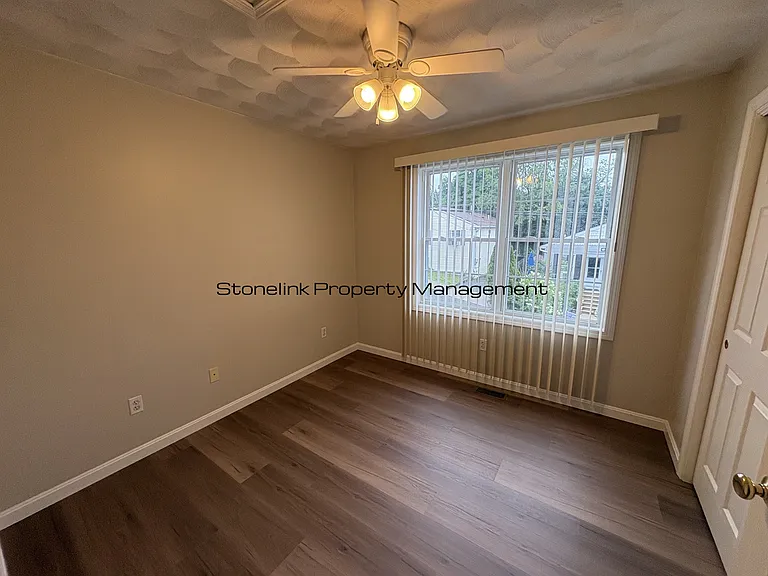 32 Horace St — Photo 10