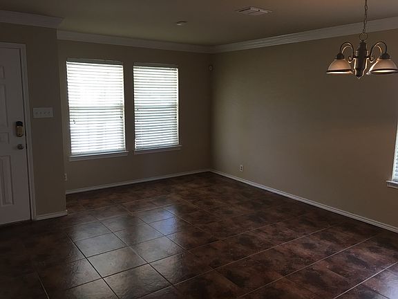 4th image of 7831 Oakdale Park