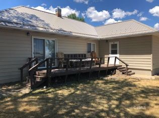 303 N 7th St, Fallon, MT 59326