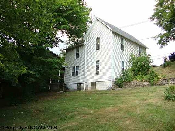 4th image of 1026 N Willey St