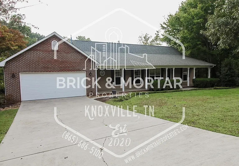 808 Pioneer Dr — Photo 3