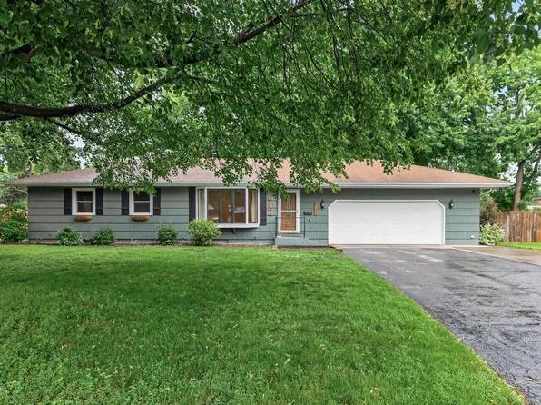 8000 Aster Dr N, Brooklyn Park, MN 55428