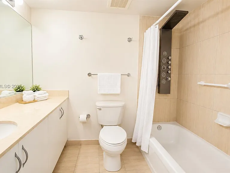 1750 N Bayshore Dr #1908 — Photo 6