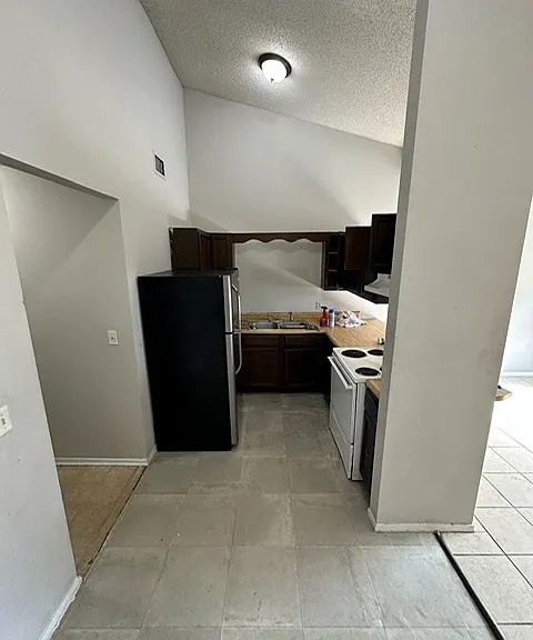 416 Massachusetts Ave #A — Photo 4