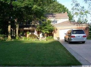 2008 Savannah Pkwy, Westlake, OH 44145