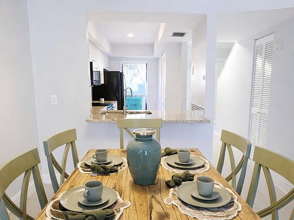 4th image of 11596 NW 45th Street #4