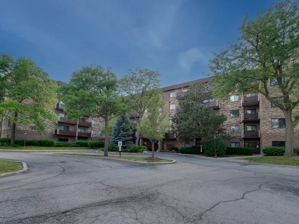 700 Wellington Ave Unit 518, Elk Grove Village, IL 60007