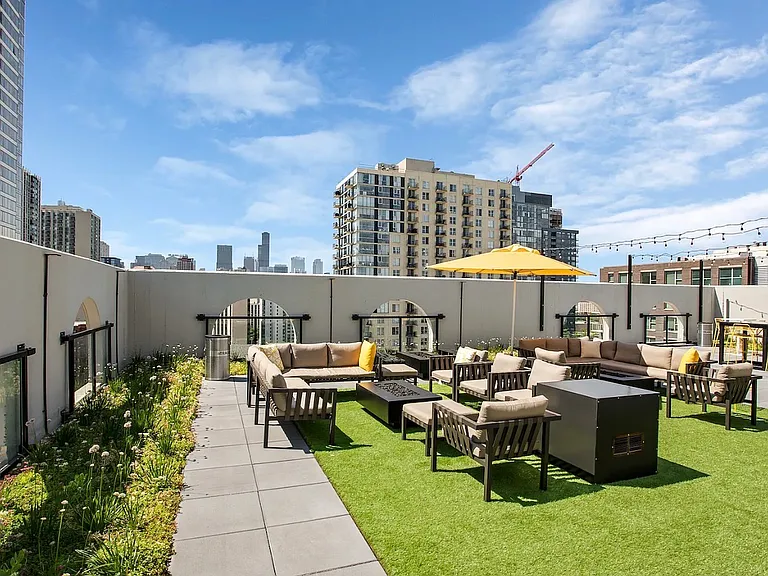 1212 N La Salle Dr #903 — Photo 3