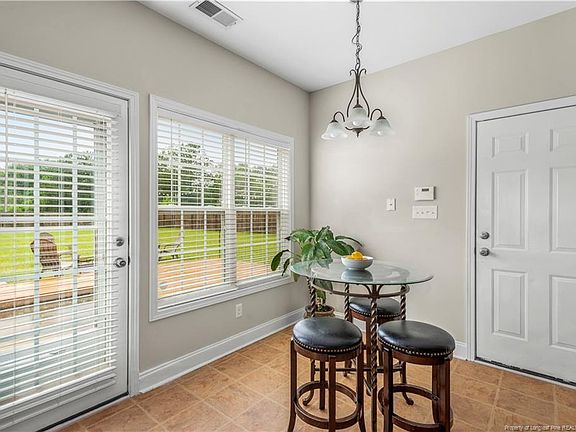 4th image of 269 Blackhawk Ln