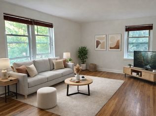 124 Woodside Grn APT 2C, Stamford, CT 06905