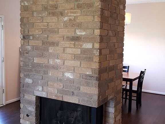 5th image of 2502 Parkview Dr