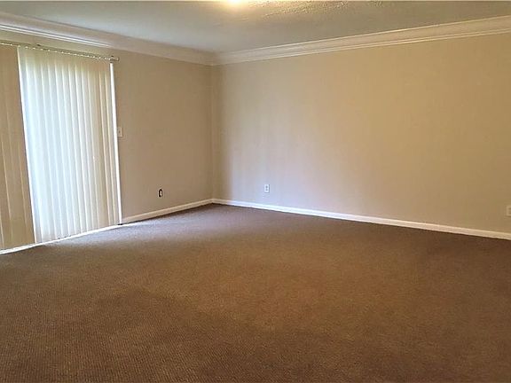 5th image of 2205 Loring Ct