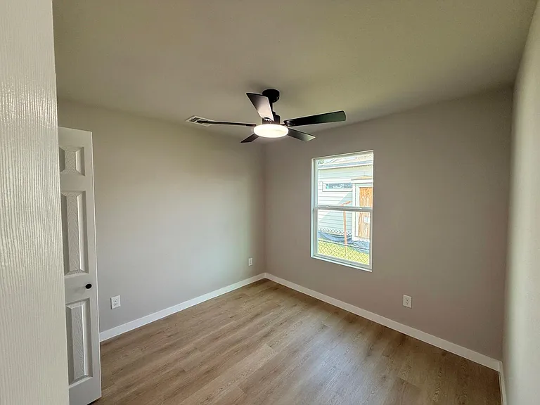 7909 Ford St — Photo 5