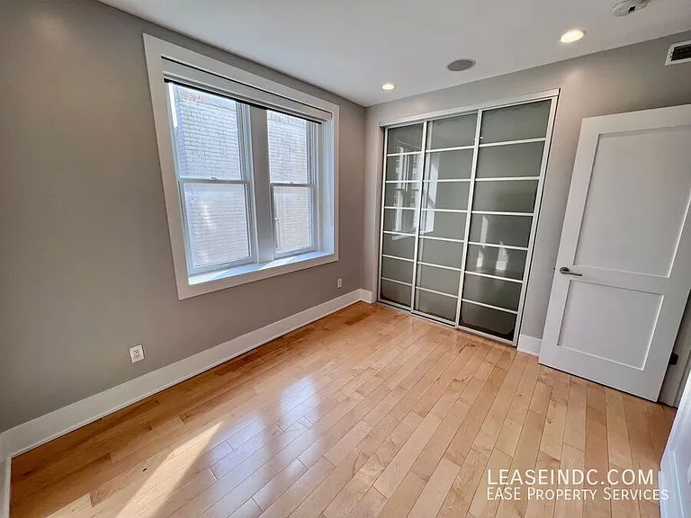 2619 Garfield St NW #4 — Photo 18