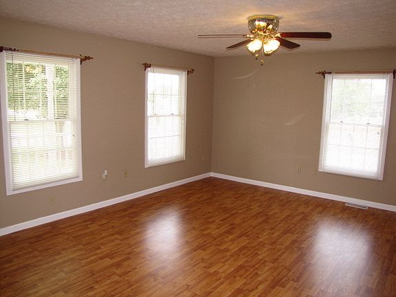 3rd image of 9 Park Ln