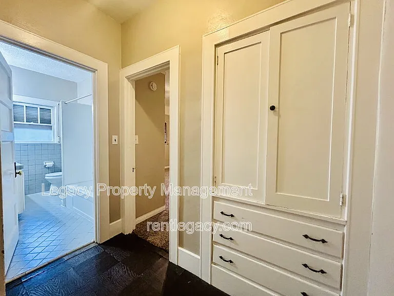 2300 E St — Photo 13