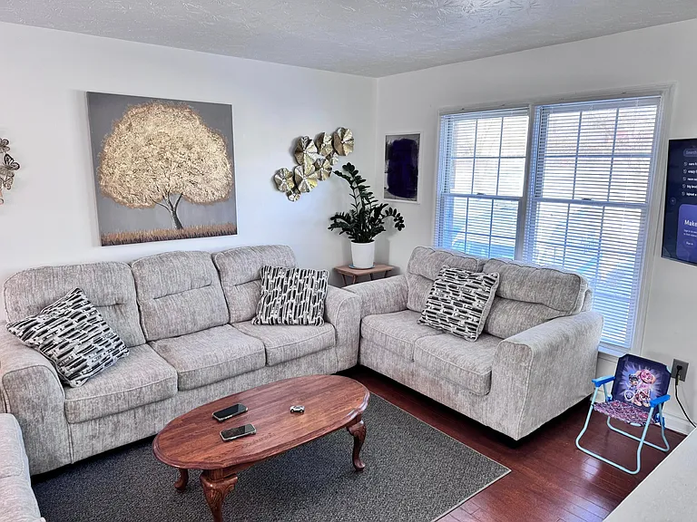 1675 Park Lawn Dr #A — Photo 1