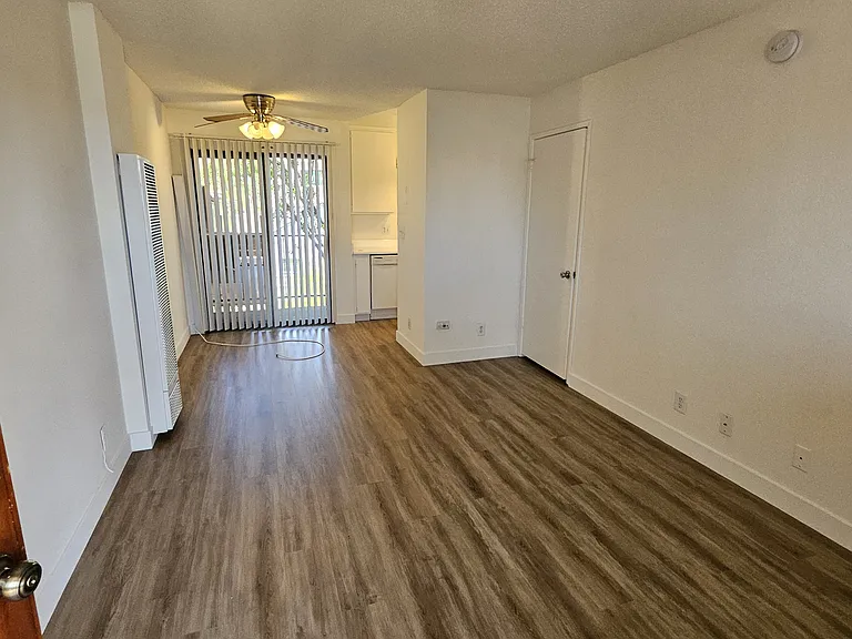 1140 Belmont Ave #7 — Photo 6