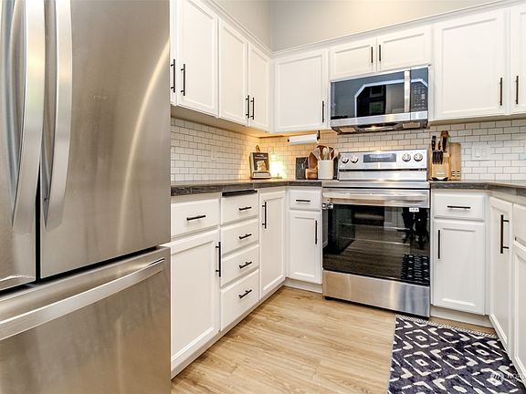 5th image of 137 60th Street SE
