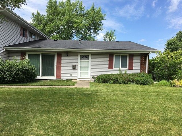 1st image of 104 N Salem Dr #104