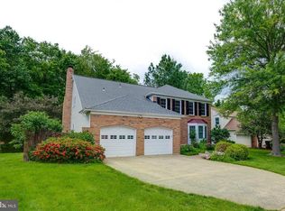 2332 Club Pond Ln, Reston, VA 20191