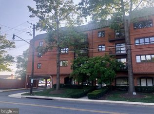 8 Russell Ave UNIT 203, Gaithersburg, MD