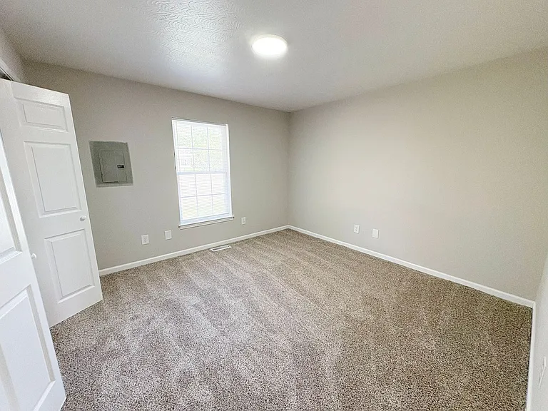 1061 Lake Rd — Photo 3