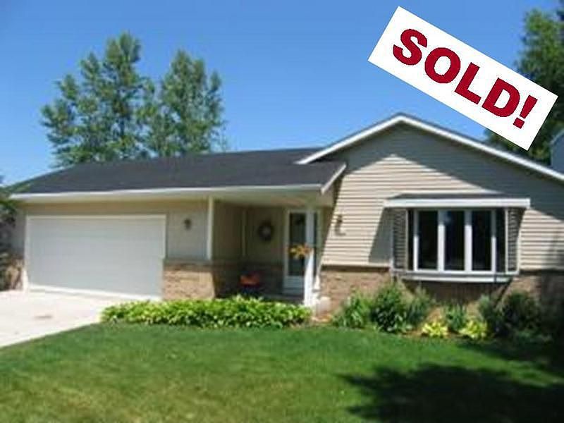 1st image of 4221 White Oak Ln