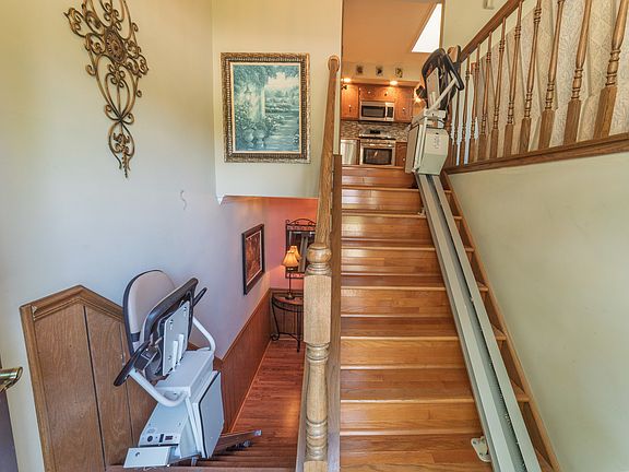3rd image of 8252 Ashley Ln