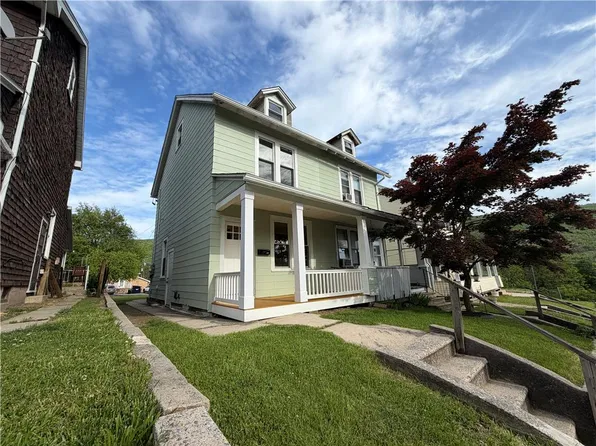 712 Church St, Palmerton, PA 18071