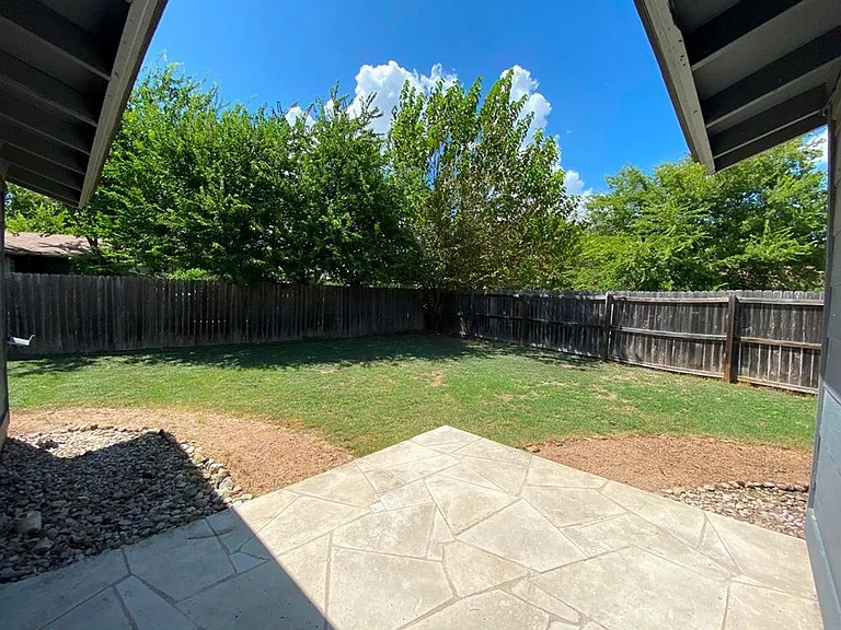3411 Lynridge Dr — Photo 30