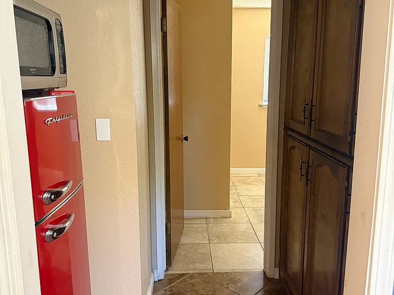 2155 Rounds St — Photo 8