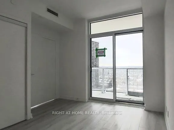 33 Helendale Ave #1312 — Photo 6