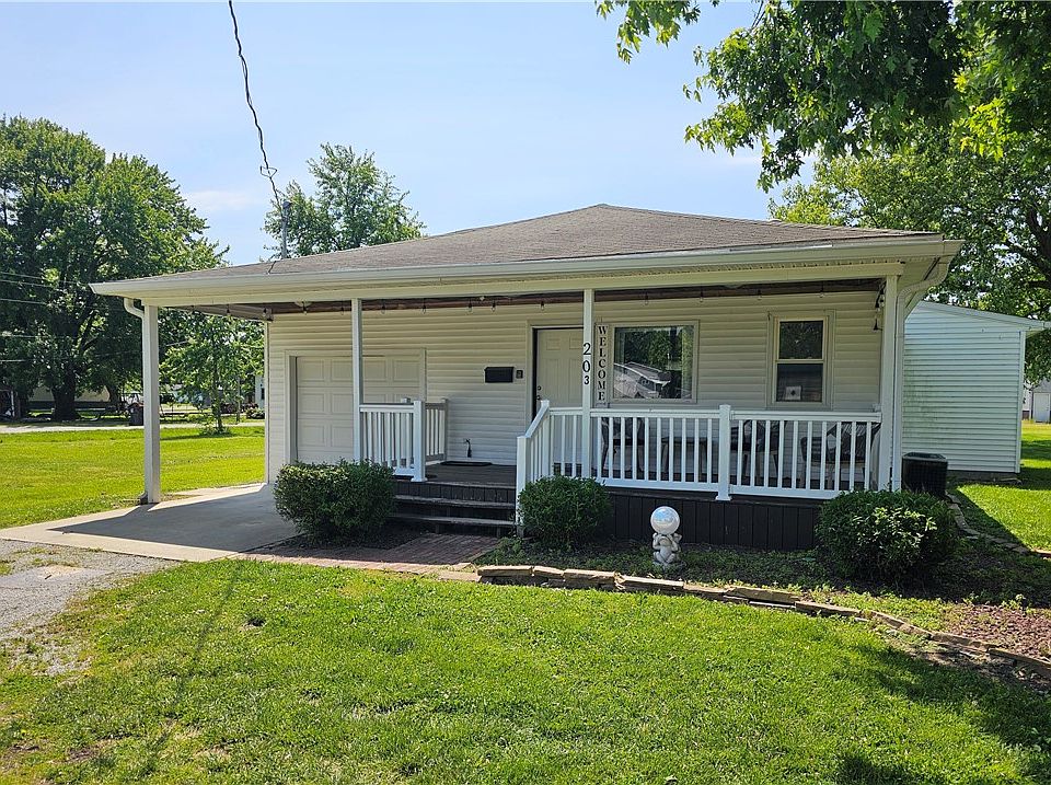 1st image of 203 NW 4th St