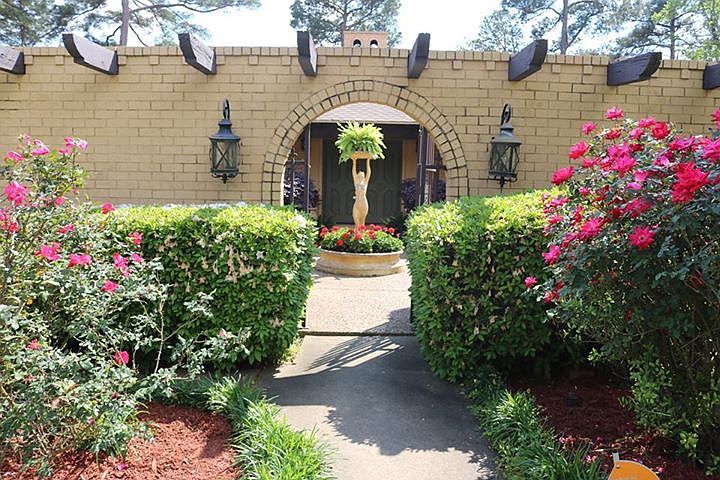 1st image of 22 Dogwood Lake Dr