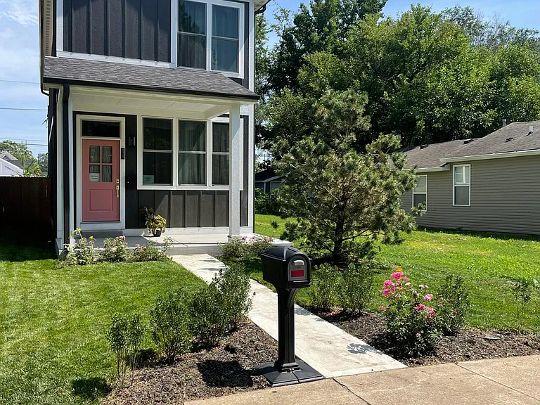 833 Birch Ave — Photo 5