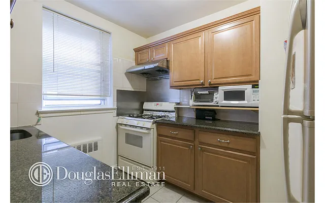 Sold by Douglas Elliman | media 6