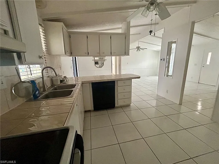 130 Grassy Key Ln #37 — Photo 6