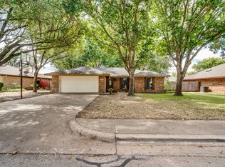 1407 Meadow Ct, Midlothian, TX 76065