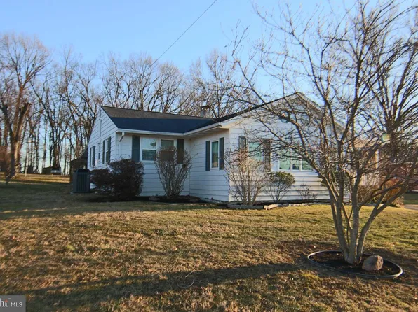 175 Crooked Hill Rd, Hummelstown, PA 17036