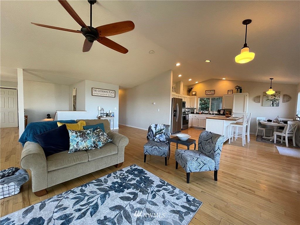 Oak Harbor, WA 98277