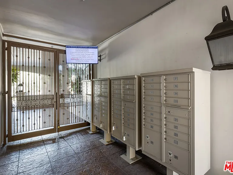 851 N San Vicente Blvd #102 — Photo 30