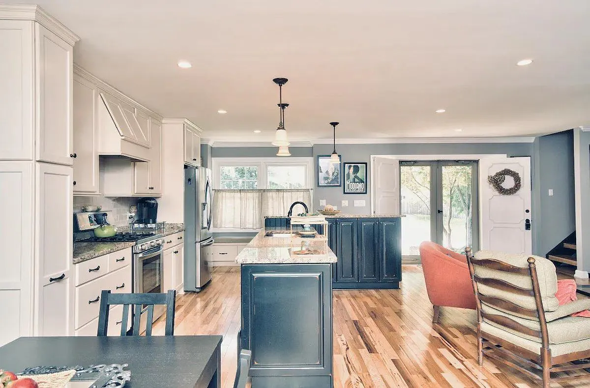 101 Harrowgate Dr — Photo 1