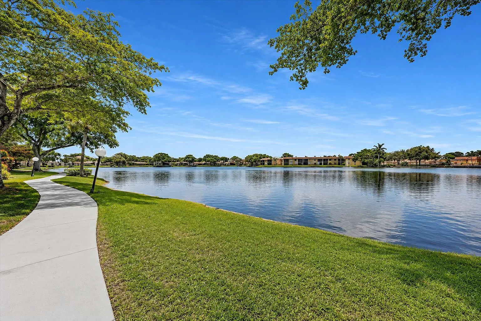 2 bed, 1500 sqft, $2,850 — Photo 2