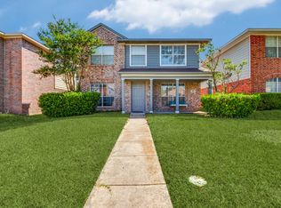 107 Hunter Dr, Cedar Hill, TX 75104