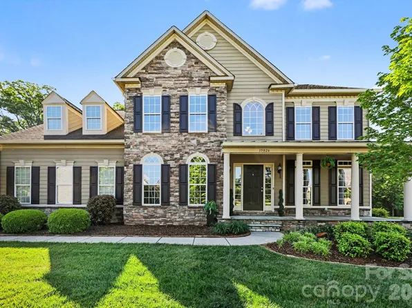 15026 Skypark Dr, Huntersville, NC 28078